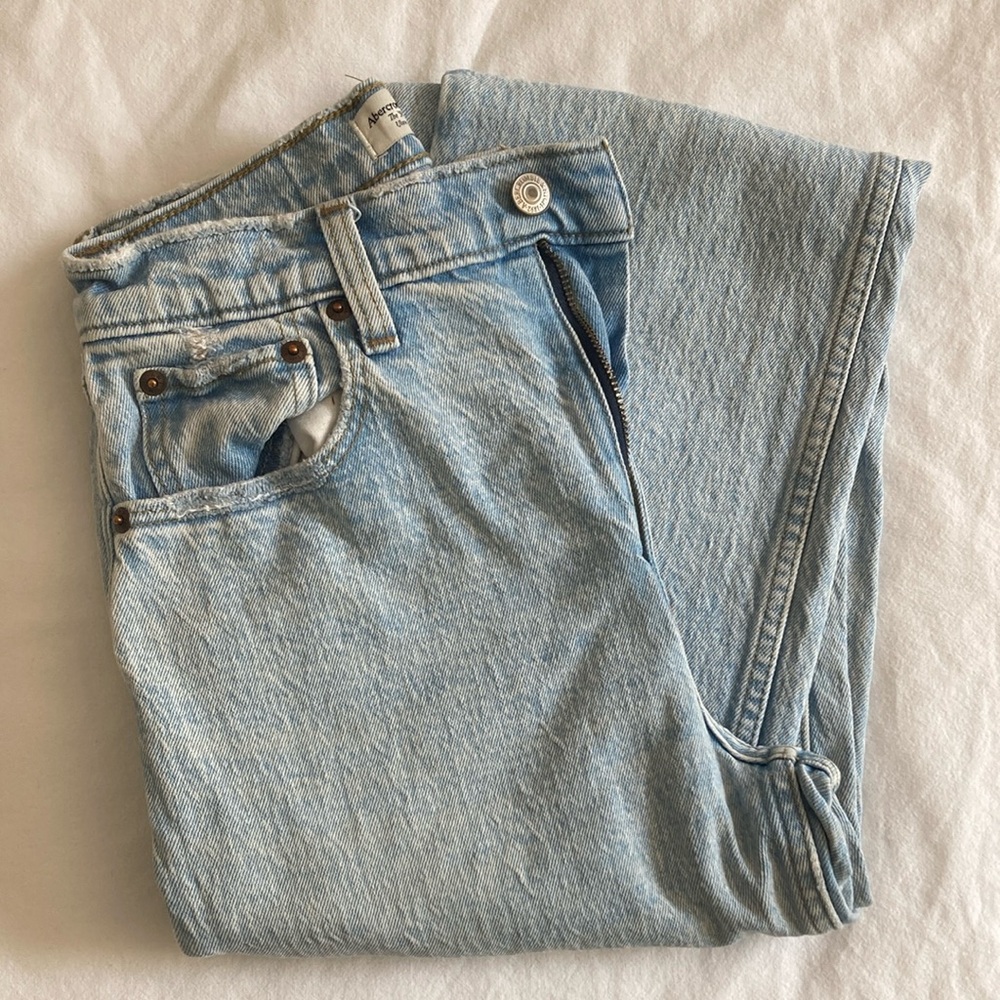 Abercrombie & Fitch Ultra High Rise 90s Jeans